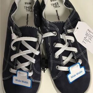 Time and Tru Women’s Navy Canvas Lace-Up Sneakers (Wide Width)